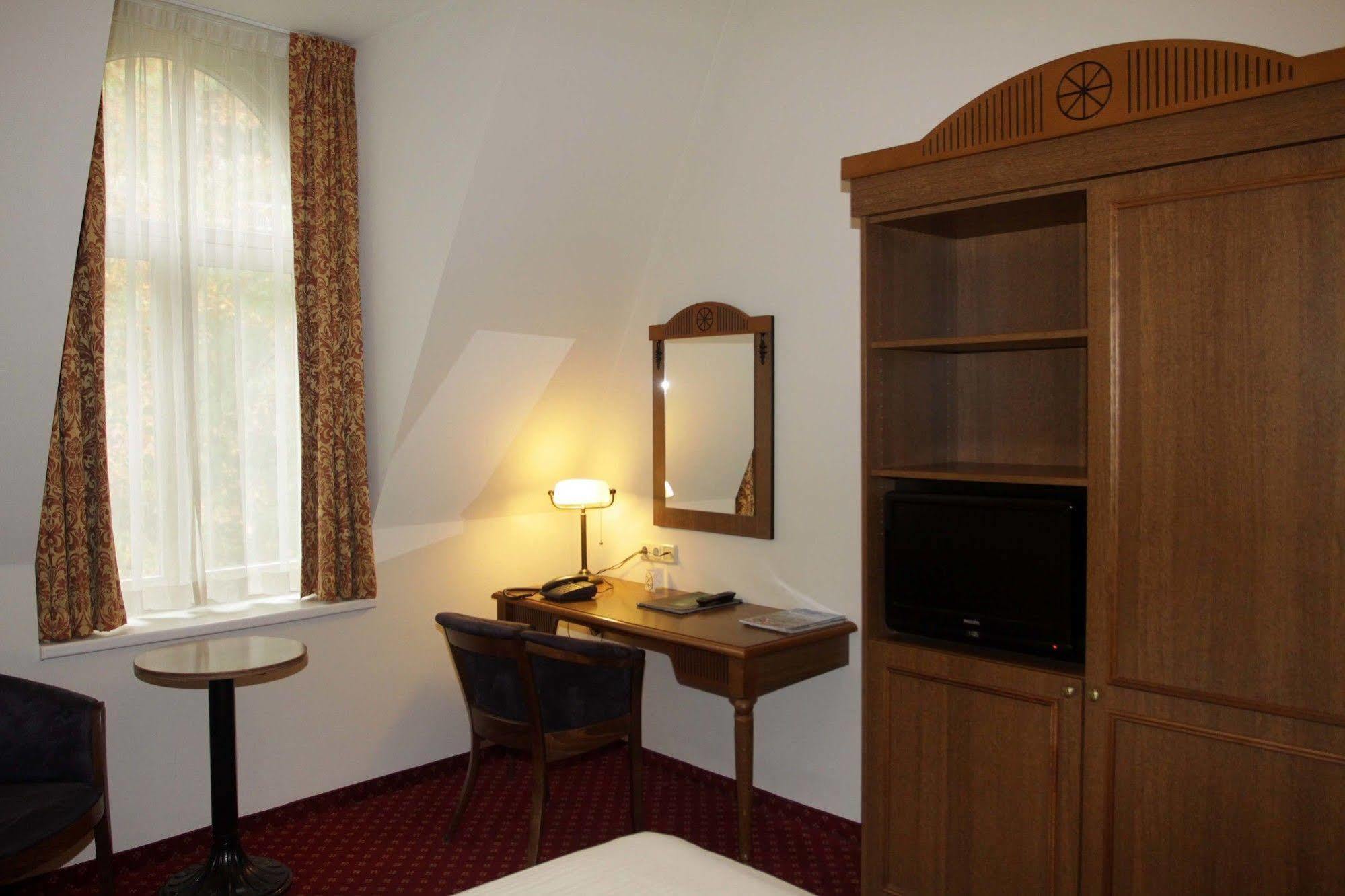 Hotel Courage Nijmegen Ngoại thất bức ảnh